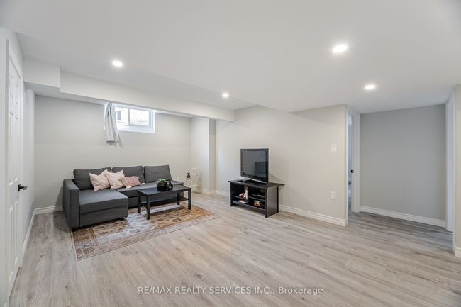 24 Brookhaven Cres, House other with 8 bedrooms, 4 bathrooms and 10 parking in East Garafraxa ON | Image 38