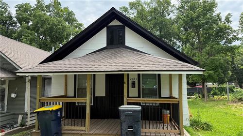 2031 Lister Ave, Kansas City, MO, 64127-3556 | Card Image