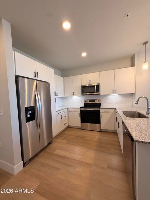 b4-17120 N 51st Dr, Glendale, AZ, 85308 | Card Image