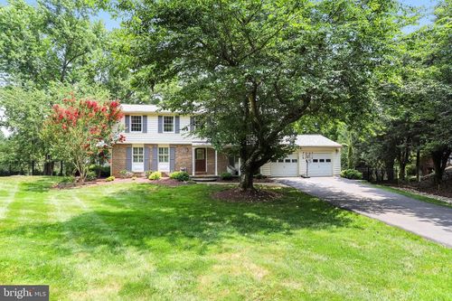 907 Cantle Ln, GREAT FALLS, VA, 22066-2425 | Card Image