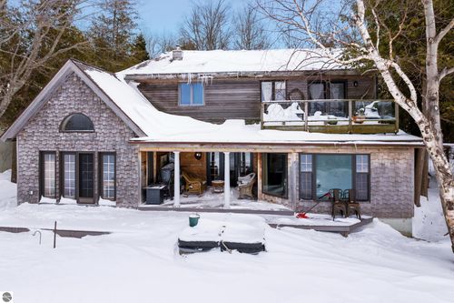 10 S Stony Point Rd, Suttons Bay, MI, 49682-9570 | Card Image
