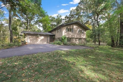 8 Woodhill Ln, North Oaks, MN, 55127-2151 | Card Image