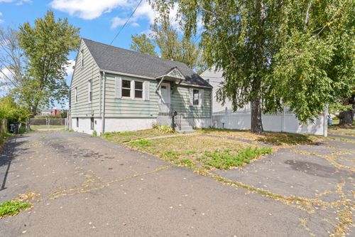 26 Vista Dr, East Haven, CT, 06512-3433 | Card Image
