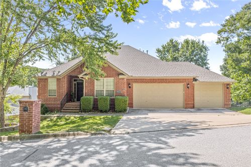 621 N Rockcliff Rd, Fayetteville, AR, 72701-3815 | Card Image