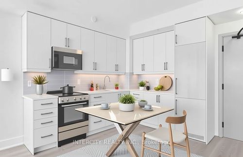 345-2075 King Rd, King City, ON, L7B0R6 | Card Image