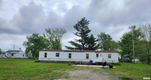 152 N Greenup St, Ashley, IL, 62808-1032 | Card Image