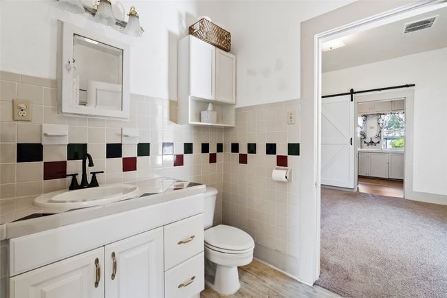 1115 N Avenue C, House other with 2 bedrooms, 1 bathrooms and 2 parking in Elgin TX | Image 17