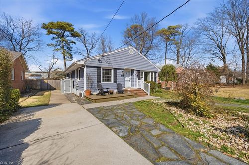 711 23rd St, Virginia Beach, VA, 23451-4009 | Card Image