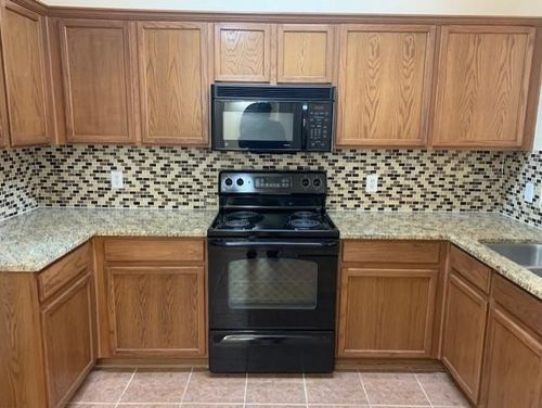 2226 Glacier Park Ln, Grand Prairie, TX, 75050-1317 | Card Image