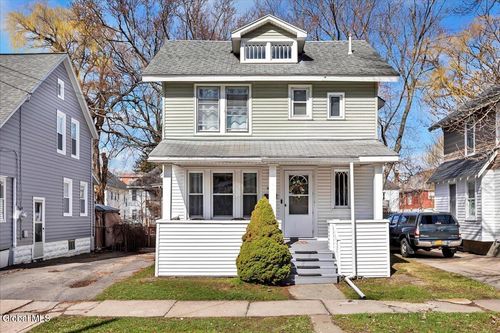 1075 Keyes Ave, Schenectady, NY, 12309-5707 | Card Image