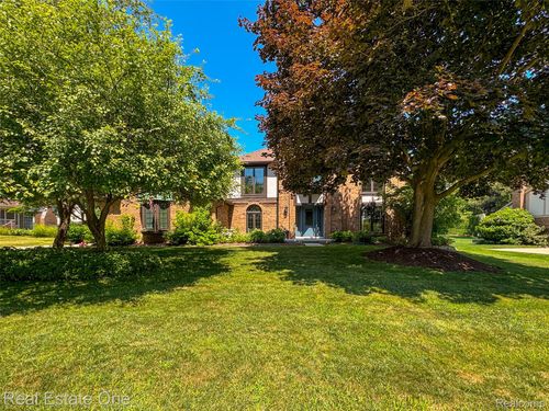 21653 Heatheridge Ln, Northville, MI, 48167-9069 | Card Image