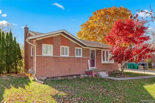 31549 John Hauk St, Garden City, MI, 48135-1412 | Card Image