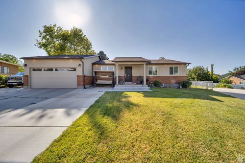 9516 Tarbert Cir, South Jordan, UT, 84009-9733 | Card Image