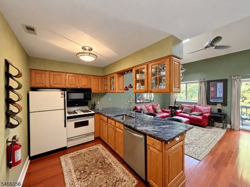 10-20 Augusta Dr, Vernon, NJ, 07462-2578 | Card Image