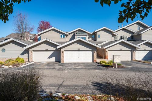 101-21106 Boulder Cir, Northville, MI, 48167-2731 | Card Image