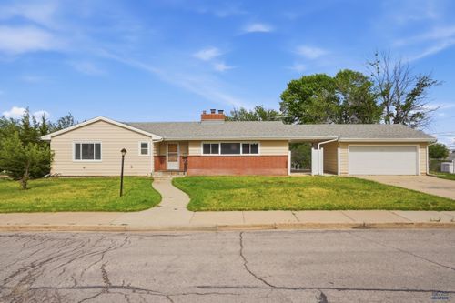 2004 9th St, Rapid City, SD, 57701-5304 | Card Image