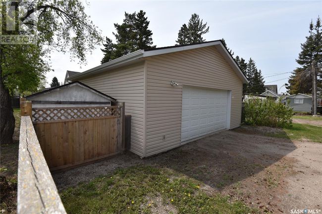 105 7 Ave E, House other with 4 bedrooms, 1 bathrooms and null parking in Nipawin SK | Image 11