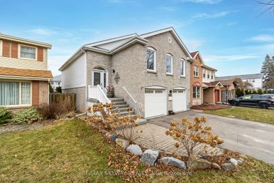 13 Mcgillivary Cres, House other with 3 bedrooms, 3 bathrooms and 6 parking in Brampton ON | Image 3