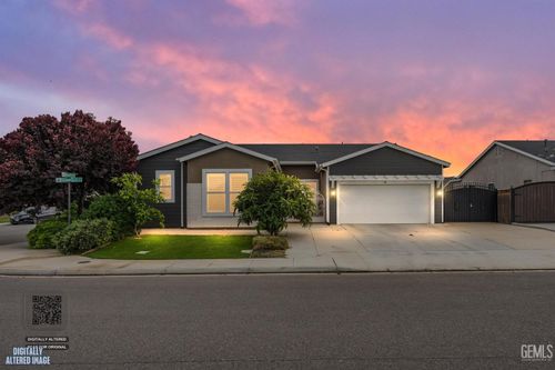9223 Manor Glen Ln, Shafter, CA, 93263-9435 | Card Image