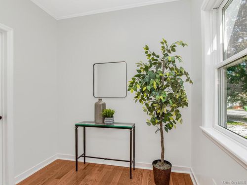 20 Prospect Ave, Goshen, NY, 10924-1912 | Card Image