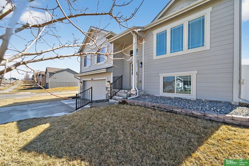16601 Hanover St, Bennington, NE, 68007-3293 | Card Image