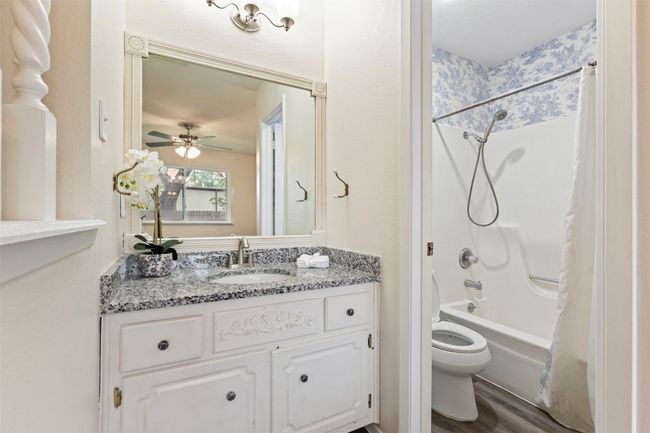 Primary bath. | Image 17