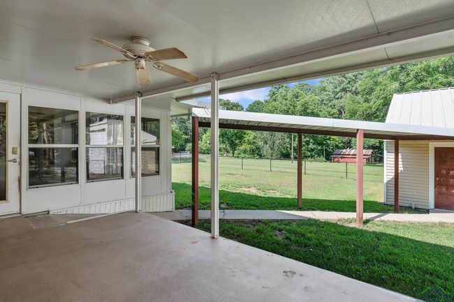 1621 &amp; 1627 Baseball Loop, House other with 5 bedrooms, 3 bathrooms and null parking in Diana TX | Image 21