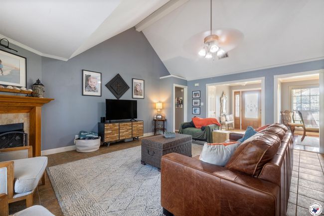2 Tyler Ln, House other with 3 bedrooms, 2 bathrooms and null parking in Hooks TX | Image 5