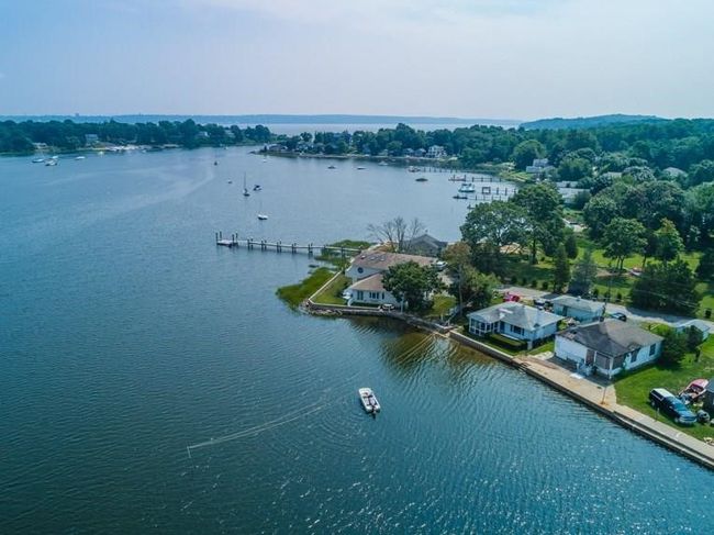 99 Smith St, House other with 2 bedrooms, 2 bathrooms and 2 parking in Bristol RI | Image 6