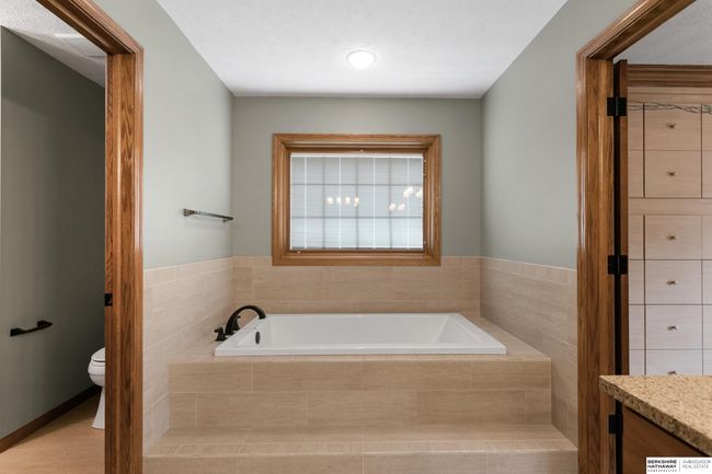 6421 Shenandoah Dr, House other with 4 bedrooms, 4 bathrooms and 3 parking in Lincoln NE | Image 32