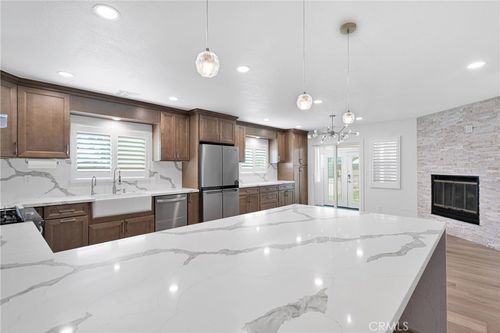 14947 Larch St, Hesperia, CA, 92345-4122 | Card Image