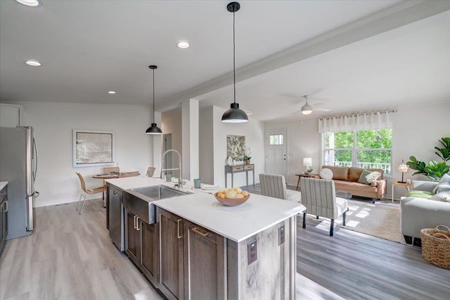 103 Lake Court, Home with 3 bedrooms, 2 bathrooms and null parking in Albion WI | Image 7