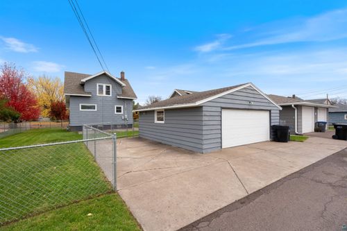 906 E 5th St, Superior, WI, 54880 | Card Image