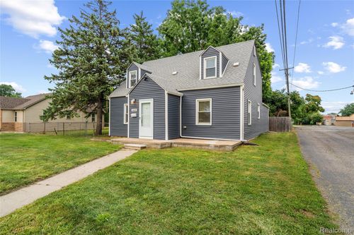 11610 Cardwell St, Livonia, MI, 48150-2358 | Card Image