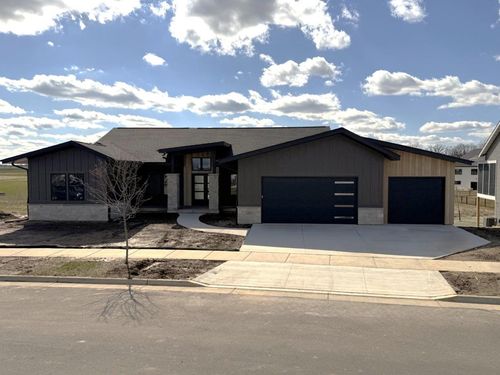 7687 Stonecrop Way, Deforest, WI, 53532 | Card Image