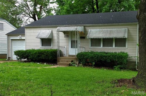 10089 Dwight Dr, Saint Louis, MO, 63137-1542 | Card Image