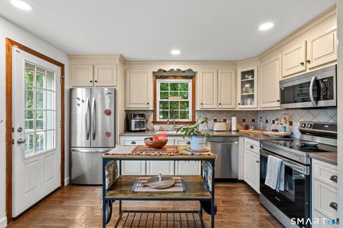 130 Rolling Hill Ln, Southington, CT, 06489-2308 | Card Image