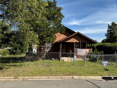 103 W Johnson-Main House | Image 1