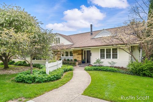 185 S Monroe St, Rockford, MI, 49341-1246 | Card Image
