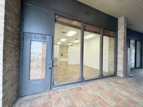 111 S West St, Uvalde, TX, 78801-5502 | Card Image