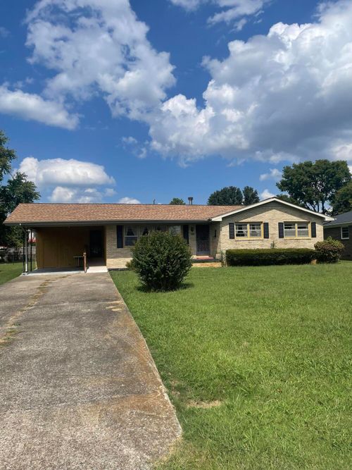 3030 Clover Ln, Hopkinsville, KY, 42240-8957 | Card Image