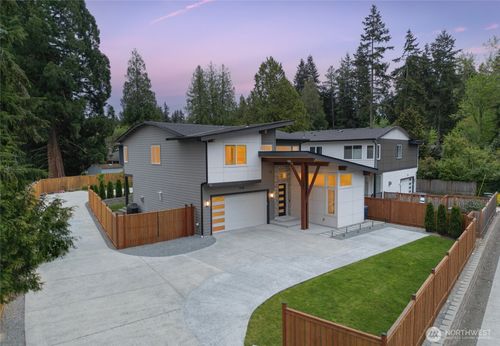 719 Edmonds Way, Edmonds, WA, 98020-5125 | Card Image