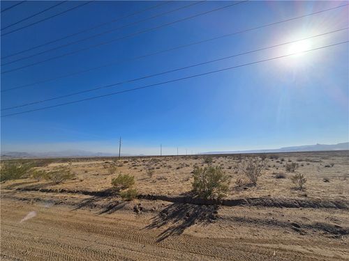 TBD W Shinarump Dr, Golden Valley, AZ, 86413 | Card Image