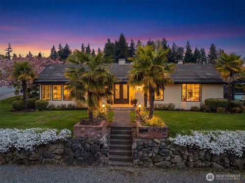 8201 Se 67th St, Mercer Island, WA, 98040-5243 | Card Image