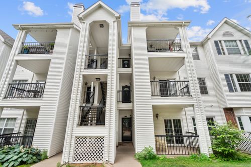 apt-4207-31 High St, East Hartford, CT, 06118-1876 | Card Image