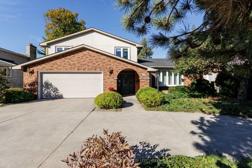 86 Lakeshore Blvd, Kingston, ON, K7M6R5 | Card Image
