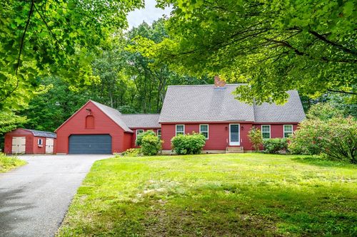 123 Saunders St, Gardner, MA, 01440-2427 | Card Image