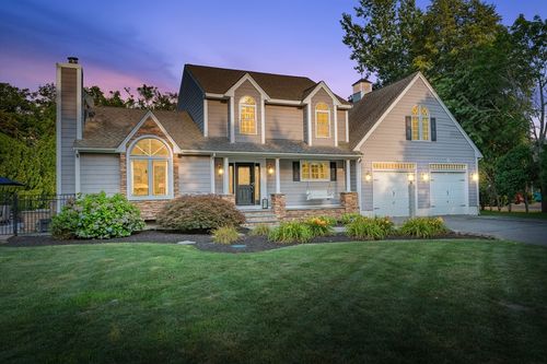 2 Lawtons Ln, Westport, MA, 02790-4901 | Card Image
