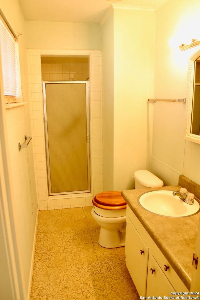 1902 College St, House other with 3 bedrooms, 2 bathrooms and null parking in Junction TX | Image 13