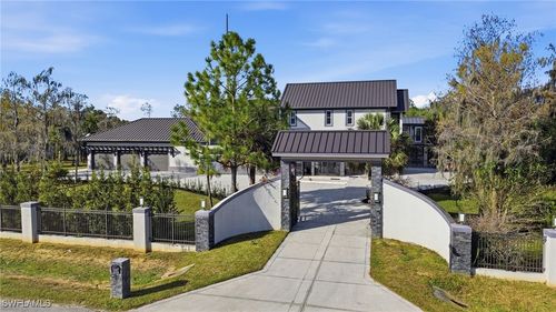 3585 33rd Ave Ne, Naples, FL, 34120-2879 | Card Image